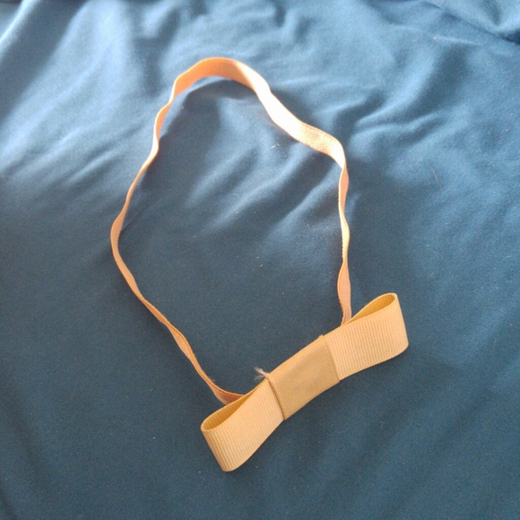 FREE w/ $20 Purchase Nude Elastic Bow Headband - Picture 2 of 4